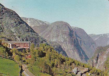 POSTAL B03869: Norway. Stalheim Hotel towards Jordalsnuten peak.