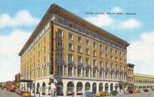 SOUTH BEND, IN Indiana  HOTEL OLIVER & Street View~Cars  c1940's Linen Postcard