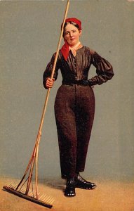 c.'07,  Europe Charm Costumed Woman, #211 Canton de Valais Old Zurich Postcard