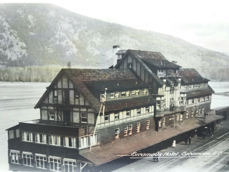 Sicamous Hotel & Rail Depot Lake Schuswap BC Canada Vintage Postcard 1948