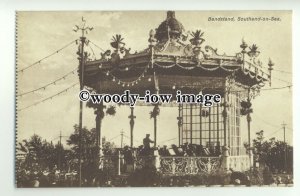 tp9468 - Essex - Orchestra on Bandstand, on Southend-on-Sea Seafront - postcard