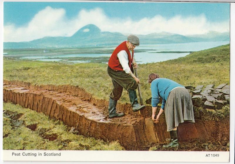 Social History; Peat Cutting In Scotland PPC, Unposted, By Charles Skilton 