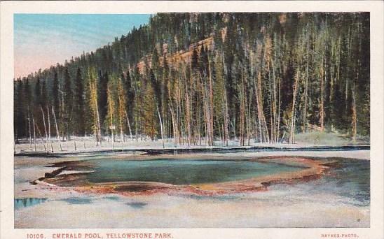 Emerald Pool Yellowstone Park Wyoming