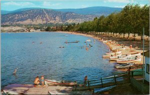 Penticton BC Okanagan Lake Boats Beach Unused Vintage Postcard G57