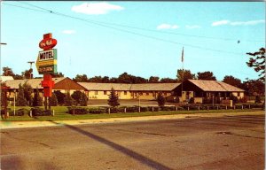 Rockford, IL Illinois NEW MILL MOTEL~RESTAURANT~Floyd Stephens ROADSIDE Postcard