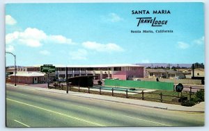 SANTA MARIA, CA California ~ Roadside TRAVELODGE Pool c1950s Postcard