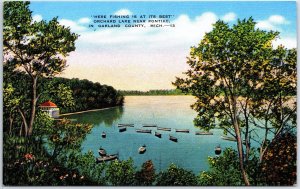 VINTAGE POSTCARD FISHING BOATS MOORED AT ORCHARD LAKE NEAR PONTIAC MICHIGAN b42