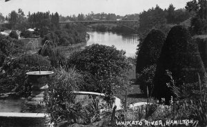 RPPC WAIKATO RIVER HAMILTON NEW ZEALAND REAL PHOTO POSTCARD (c. 1910)