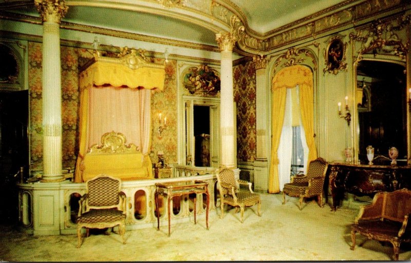 New York Hyde Park Mrs Frederic W Vanderbilt's Bedroom Vanderbilt Mansio...