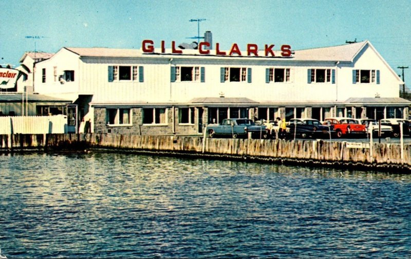 New York Long Island Bay Shore Gil Clark's Maple Avenue Fish House