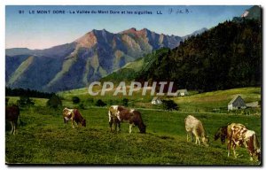 Le Mont Dore Old Postcard The valley of Mount Dore and needles (cows)