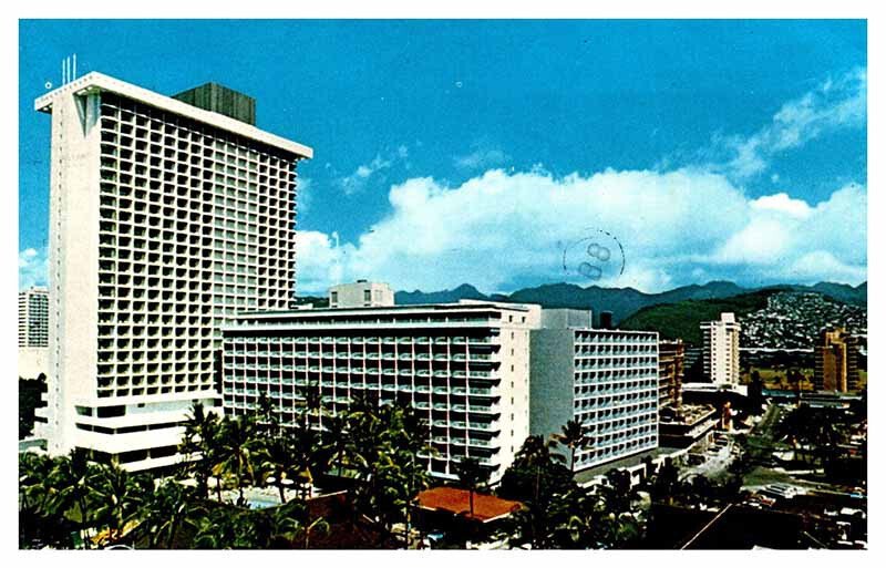 Postcard HOTEL SCENE Honolulu - Waikiki Hawaii HI AS4397