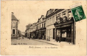 CPA NESLE La Rue Gambetta (1292531)