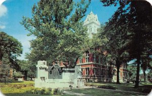 OREGON, Illinois IL ~OGLE COUNTY COURT HOUSE~Civil War Memorial VINTAGE Postcard