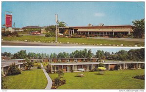 Exterior Street View, Birdseye View of Courtyard, Queens Motor Hotel, Bellevi...