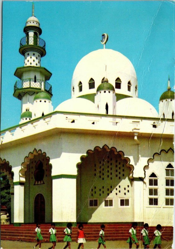 VINTAGE CONTINENTAL SIZE POSTCARD MOSQUE AT ST. JOSEPH TRINIDAD WEST INDIES 1972