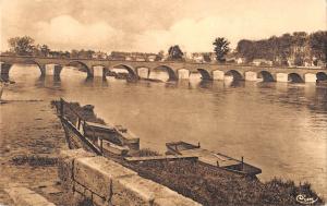 B104703 France Selles sur Cher, Le Pont sur le Cher Bridge Boats