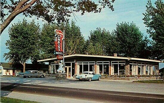 Canada, Quebec, Lanoraie, Saint Lawrence Restaurant and Motels, 1950s Cars