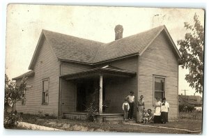 1904-18 Family In Front Of  House Home Residence Rppc Real Photo Postcard 