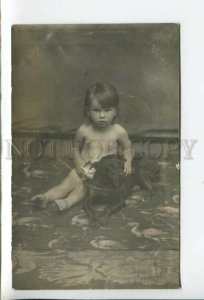 433977 RUSSIA Nude BABY Kid w/ Black DOG vintage REAL PHOTO postcard