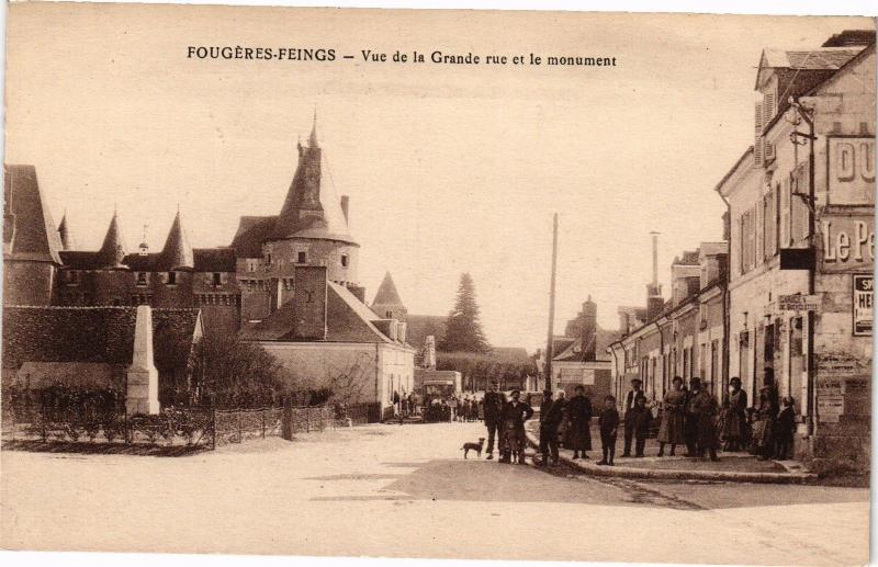 CPA FOUGERES Feings-Vue de la Grande rue et lemonument (127964)