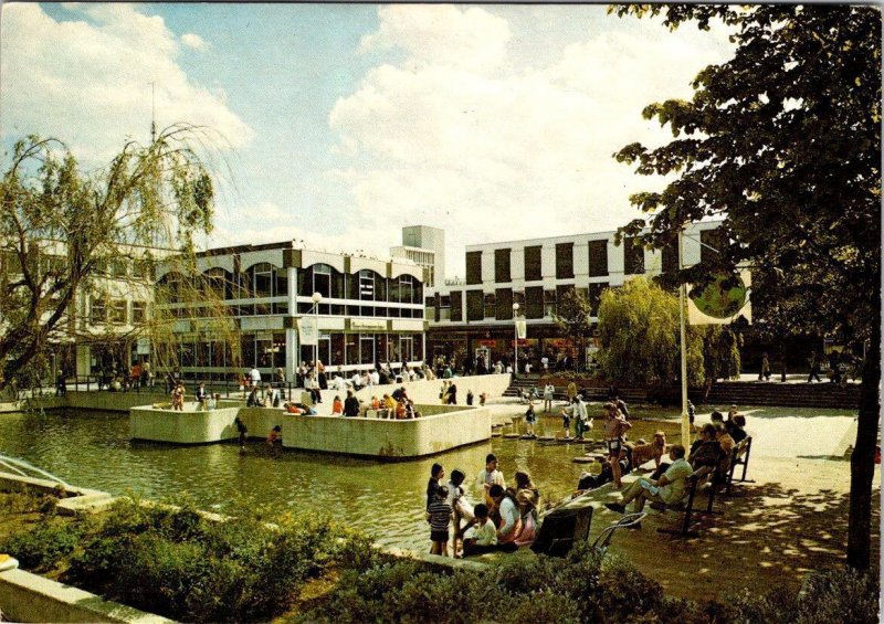 Gloucester, UK England  KINGS SQUARE  Public Area~Wading Pond~Dog  4X6 Postcard