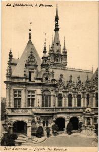 CPA La Benedictine a FÉCAMP-Cour d'honneur-Facade des Bureaux (269691)