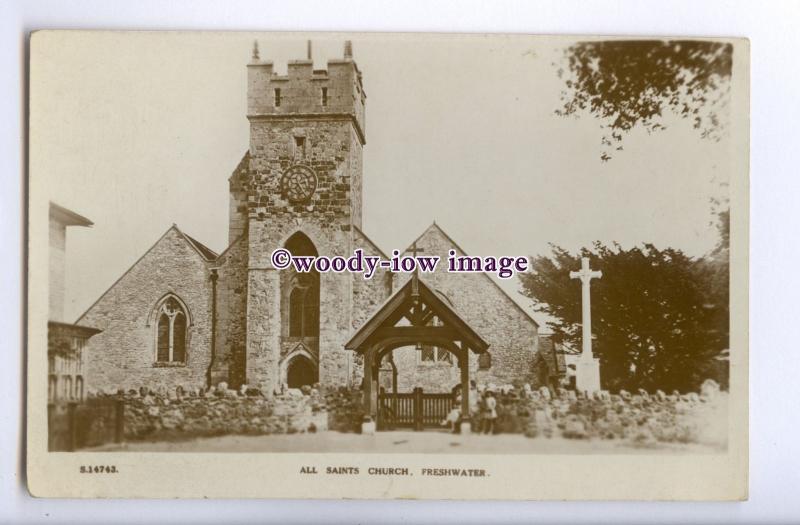 h1844 - Isle of Wight - All Saints Church from the Road, Freshwater - Postcard