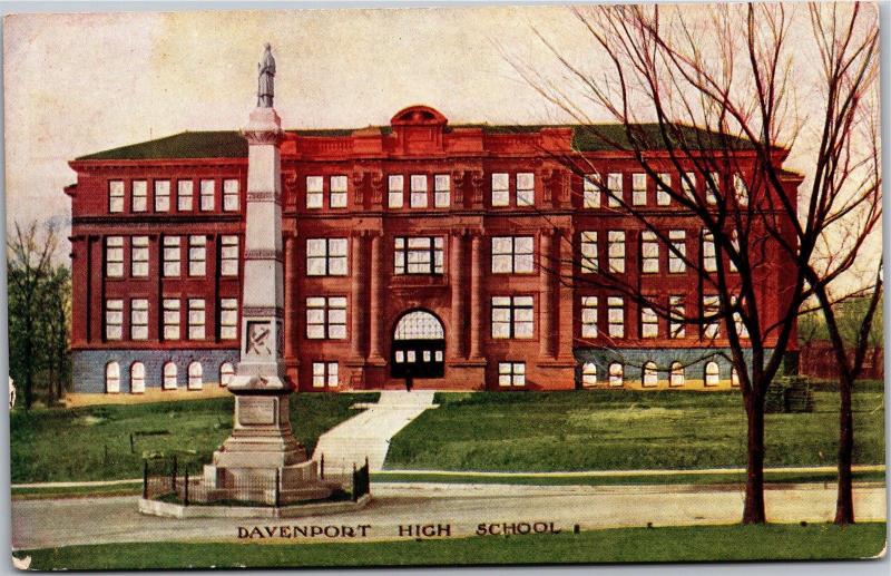 Davenport High School, Davenport Iowa Vintage Postcard J07