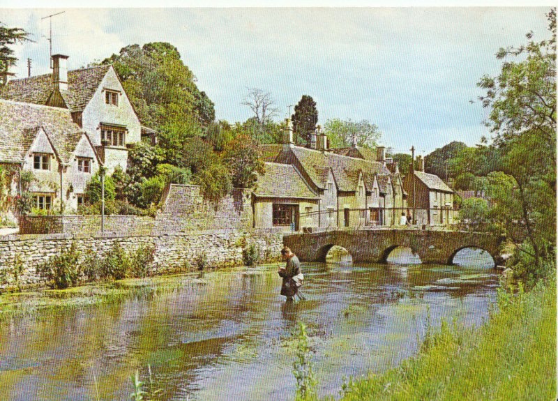 Gloucestershire Postcard - Fishing - River Coln - Bibury - Ref TZ8917