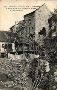 CPA MILITAIRE Bataille de la Marne, Dormans-Vue prise de la voie (315721)