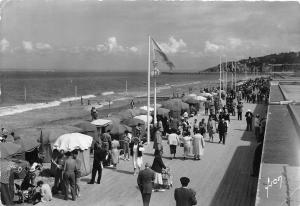 BR29064 Deauville trouville la plage france