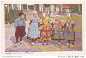 Netherlands Marken Children in Costume Jeugdige eilandbewoners