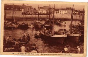 CPA La TURBALLE-sur-MER - Le mouvement du port a l'arrivée (242994)