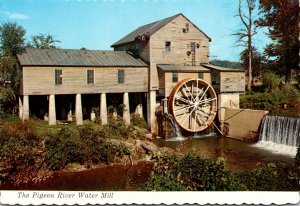 Tennessee Pigeon Forge The Pigeon River Water Mill