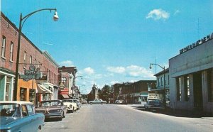 Canada Arnprior Ontario 1960s autos John's Street  Postcard World Wide 22-5896