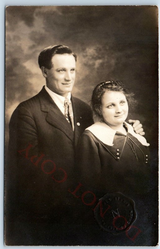 c1910s Prairie du Chien, Wis. Cute Young Couple RPPC Real Photo PC Nichols A121