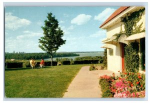 Vintage Nob Hill Resturaunt Madison Wisconsin Postcard P132E