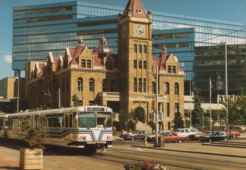 Canada Postcard - Old and New City Halls, Calgary, Alberta  RRR1062