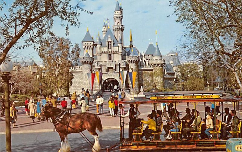 Sleeping beauty Castle fantasyland Disneyland, CA, USA Disney Unused 