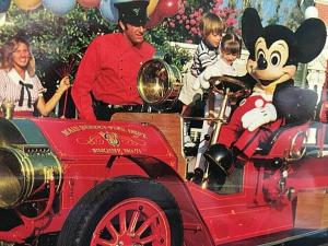 Postcard The Chief Firemouse , Mickey Mouse on Main Street, Disneyworld,FL  U9