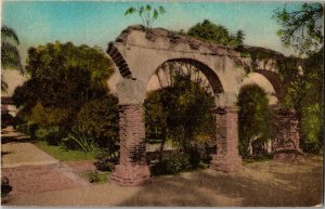 Broken Arches Inner Patio San Juan Capistrano Hand Colored Vintage Postcard A09