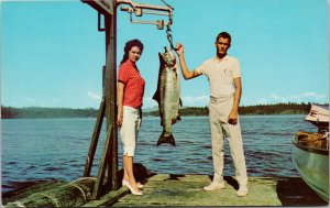 Tyee Fishing Vancouver Island BC Salmon Man Woman Unused Postcard G4