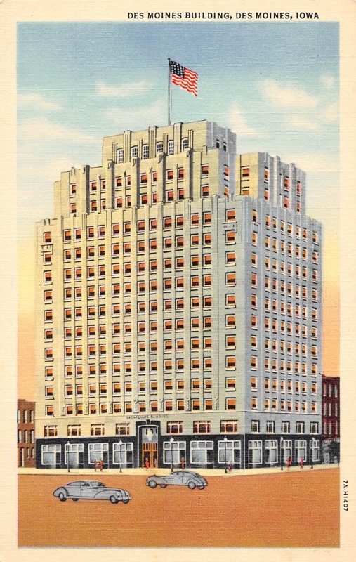 Des Moines Building Des Moines Iowa linen postcard