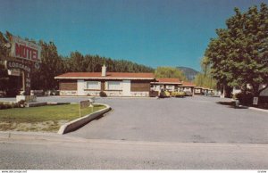 PENTICTON , B.C. , Canada, 50-60s ; Log Cabin motel