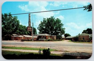 Chat n' Rest Restaurant Turbeville South Carolina Guest Rooms & Roadway Postcard