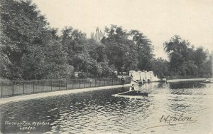 London Thames navigation & sailing rowboat Hyde Park lake