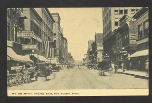 DES MOINES IOWA DOWNTOWN WALNUT STREET SCENE VINTAGE POSTCARD STORES