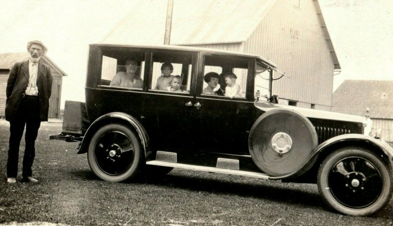 C.1910-20 RPPC Real Photo Big Early Car Centralia, IL Postcard P165 