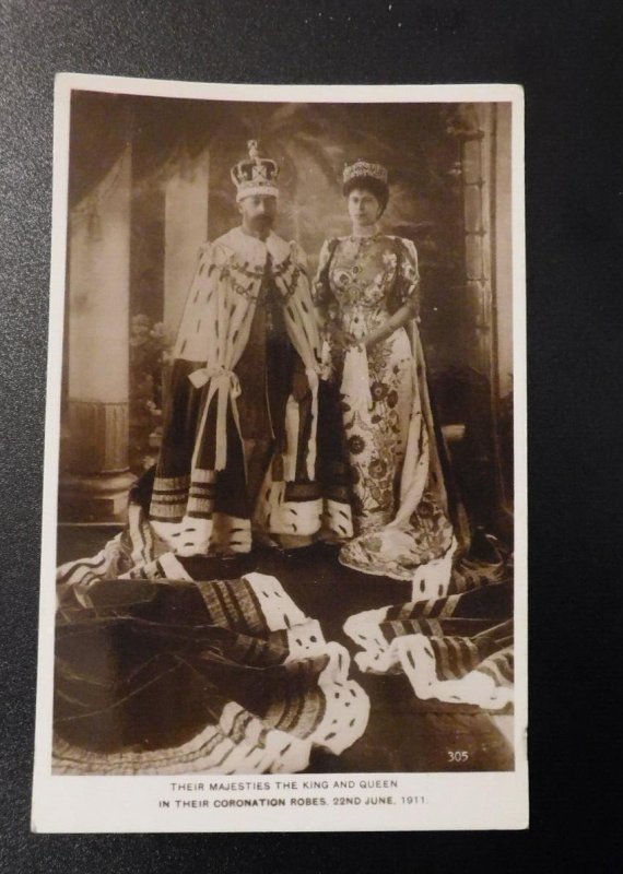 Mint England Royalty Postcard RPPC The King and Queen Coronation Robes 1911